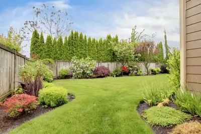 SNOW & SOILS PROS – LAWN MOWING & TRIMMING SERVICES Tired of spending your weekends behind a mower?...