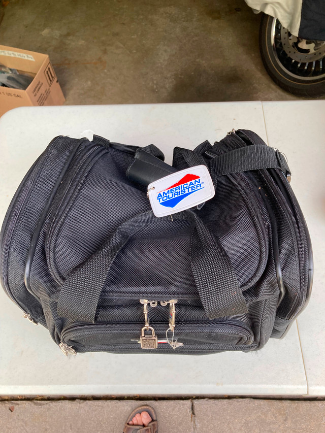 American Tourister carry on luggage in Bags & Luggage in Kitchener / Waterloo