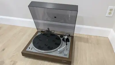 Sony PS-1350 Semi Automatic Belt Drive Turntable, View more