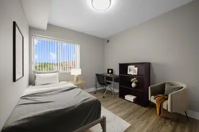Lease Takeover – Female-Only Student Apartment
