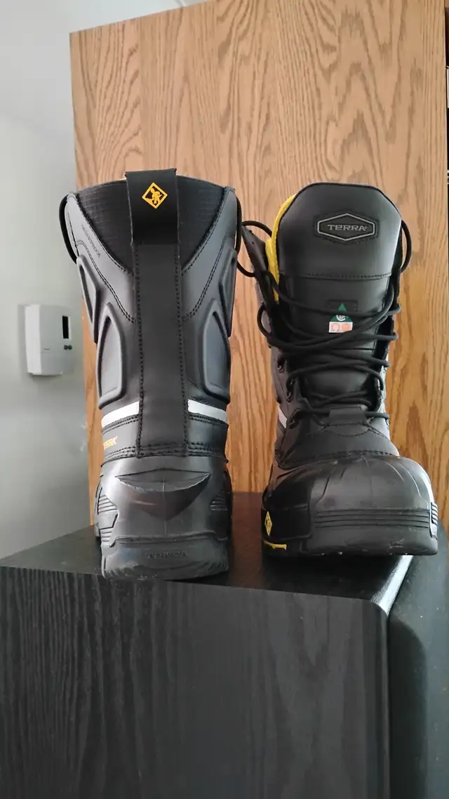 BOTTE DE TRAVAIL NEUVE TERRA CROSSBOW in Men's Shoes in Lanaudière - Image 3