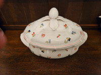 Villeroy & Bach Petite Fleur Oval Tureen, used once.