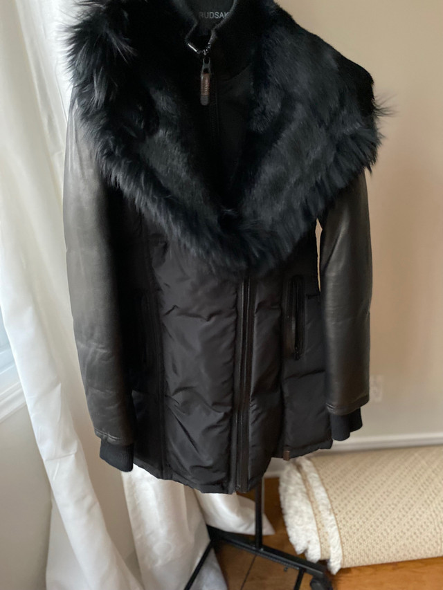 Rudsak (Grace) back down coat with leather sleeves dans Femmes - Hauts et vêtements d'extérieur  à Ville de Montréal - Image 2