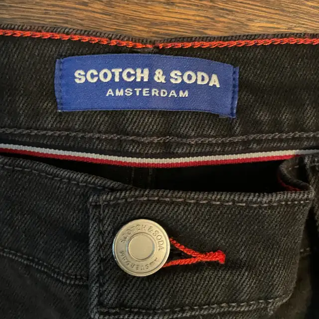 Scotch & Soda Woman's Black Straight Jeans-Size 16 (Plus) in Women's - Bottoms in City of Toronto - Image 4