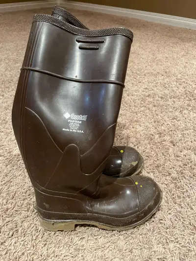 Steel-Toed Chemical-Resistant Rubber Boots (Size 5), View more