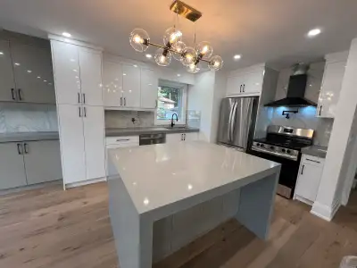 Welcome to this stunning, newly renovated three-bedroom, 2-bathroom apartment. This apartment boasts...