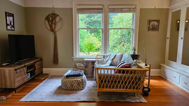Bright, Renovated 1BR Character Suite — Heart of Fairfield
