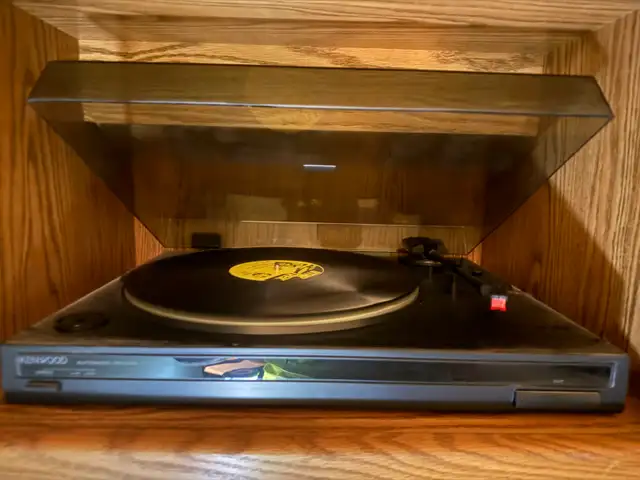 Kenwood KD-291R Fully Automatic Turntable - Great Condition in General Electronics in Mississauga / Peel Region - Image 3