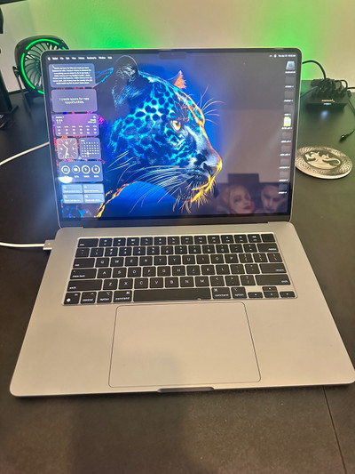 MacBook Air 15 inch m2 space grey 