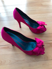 Size 9 Pink/Magenta heels with Bows