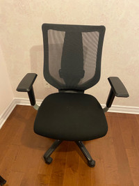 Desk office chair used a few months excellent condition