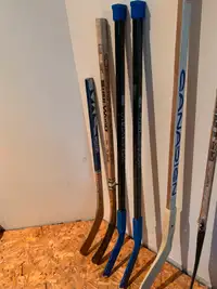 6 batons d'hockey / hockey sticks