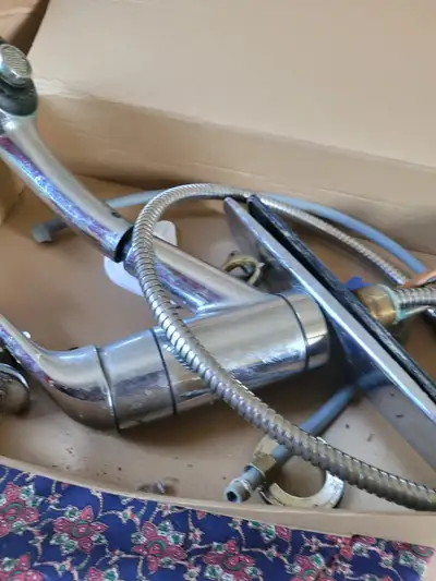 MOEN KITCHEN TAPS PRICE FIRM CASH ONLY KELLIGREWS PIC UP ONLY SO, View more