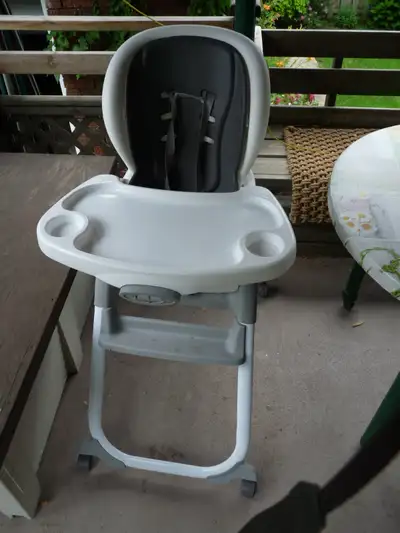 Chaise haute pour bébé, View more