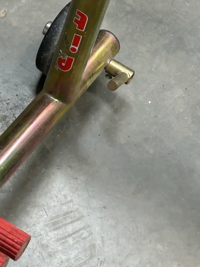 Pit Bull road racing motorcycle stands in Motorcycle Parts & Accessories in Calgary - Image 6