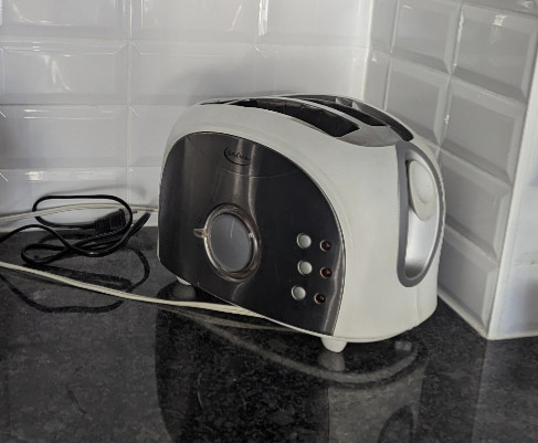 ,2 Slice toaster, stepping machine for gym, water heater in Microwaves & Cookers in Markham / York Region