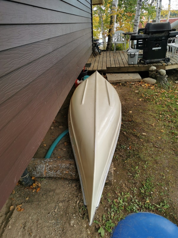 12 foot unsinkable canoe Canoes, Kayaks & Paddles Owen Sound Kijiji