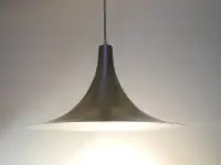 Lampe suspendue  - vintage moderniste d’inspiration scandinave