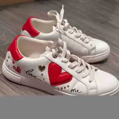 Women’s size 9 Aldo white sneakers/ running shoes Fits like 8.5 Only worn once. Pick up near Squareo...
