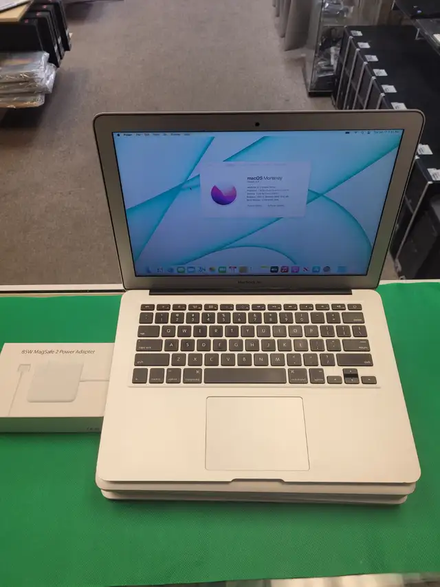 Apple MacBook Air 2017 in excellent condition592348205957795843