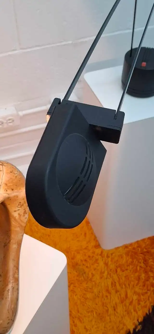 Vintage italian halogen lamp (table lamp) from the 80s in Indoor Lighting & Fans in Ottawa - Image 5