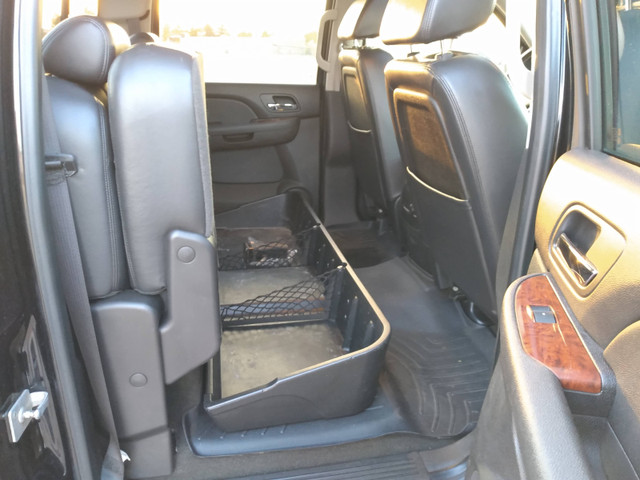 2008 Chev 2500HD Silverado LTZ Crew Cab 4 Wheel Drive in Cars & Trucks in Edmonton - Image 3