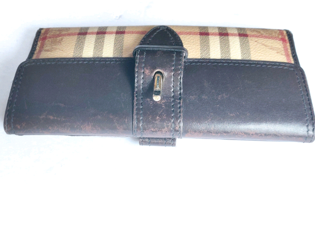 Burberry Long Wallet Card Coin Purse Novacheck in Women's - Bags & Wallets in Hamilton - Image 6