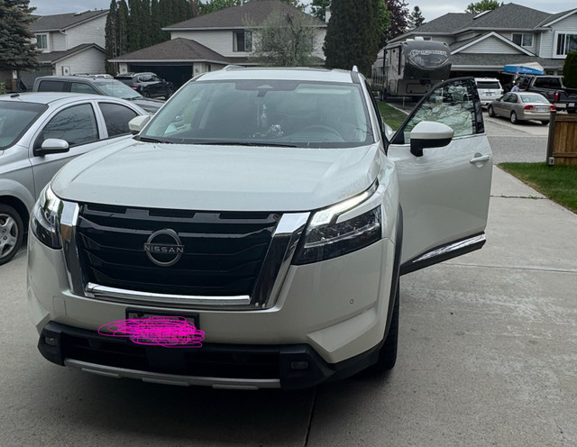 2024 Pathfinder Platinum  in Cars & Trucks in Kelowna