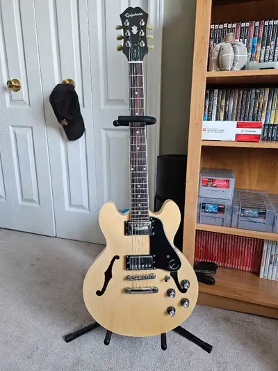 Epiphone ES 339 Pro with Hardshell Case, View more