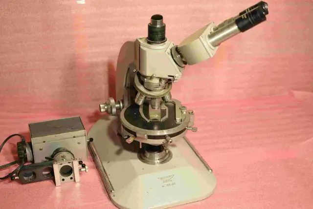 Reichert Zetopan Microscope and Accessories in Other in Barrie - Image 3