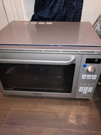 New Samsung toast and bake microwave 