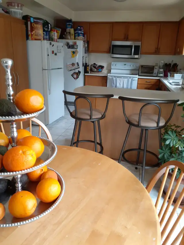 Rooms for Rent - 3 available NOW in Room Rentals & Roommates in Oshawa / Durham Region - Image 9