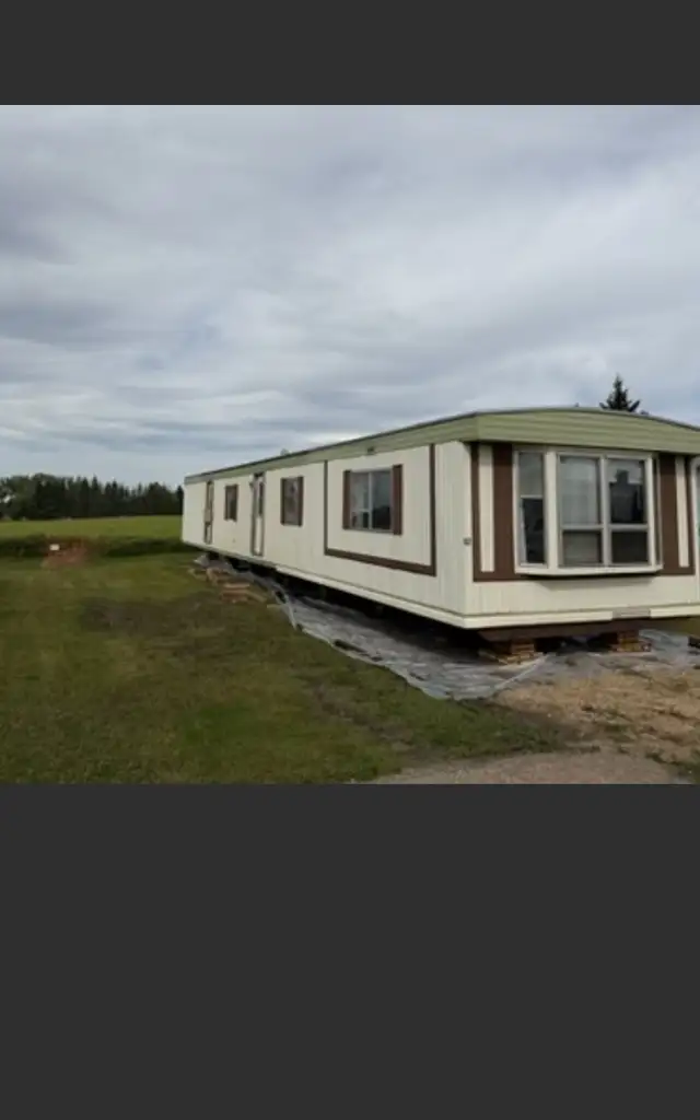 MOBILE HOME  RESTORATION PROJECT,  CLOSE TO SYLVAN LAKE  !!