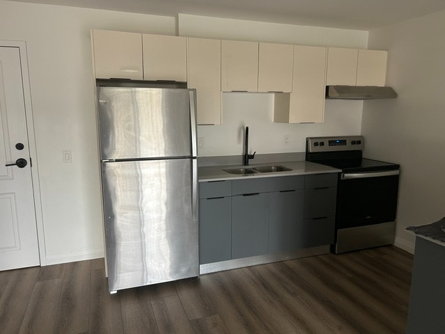 Large, bright 1BR Unit with Upgraded Features - Secure Bldg 3