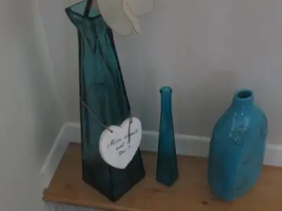 Lot de 3 Pots décoratifs en verre turquoise 10$, View more