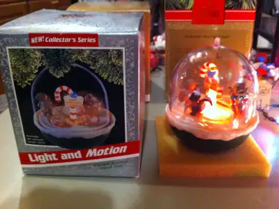 Hallmark - Vintage 1989 Animated "Animals Ski Around Candy Cane", View more
