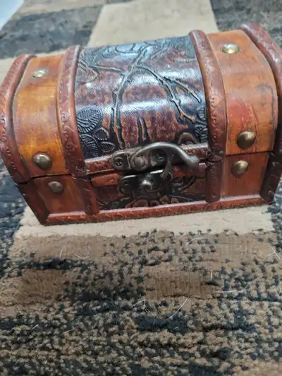 VINTAGE TREASURE CHEST. WOOD JEWELRY BOX, View more