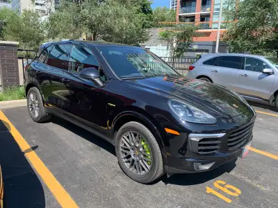 Porsche 2018 Cayenne S E-Hybrid Platinum Edition AWD (Gas/Electric Hybrid, 3.0L). It has an issue th...