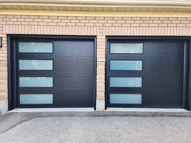 Garage doors  in Garage Doors & Openers in St. Catharines - Image 4