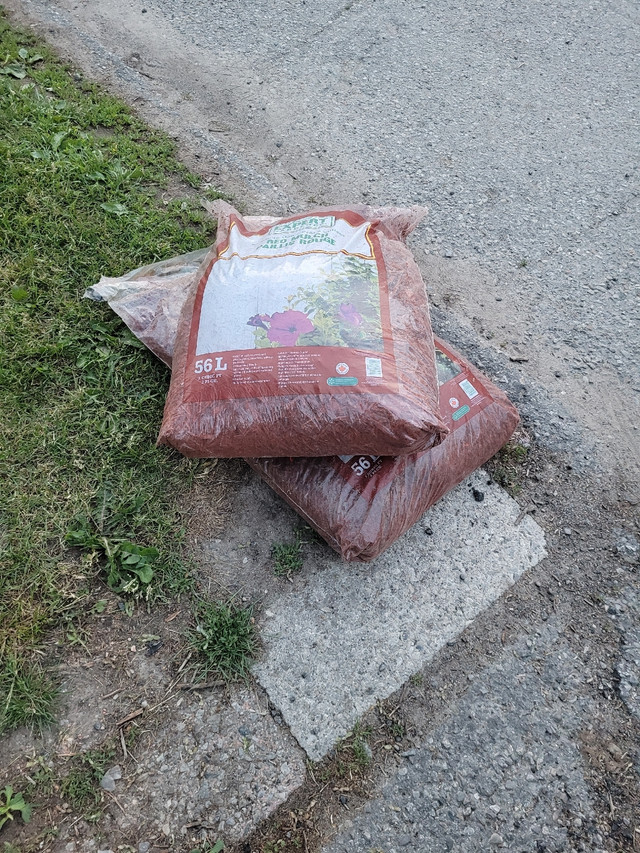 Two bags of red mulch Free Stuff Kitchener / Waterloo Kijiji