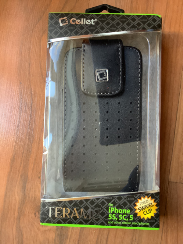 Étui en cuire - iPhone 5, 5S, 5C - leather case with swivel clip dans Accessoires pour cellulaires  à Ville de Montréal