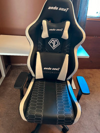 Ande Office/Gaming Chair - Like New; Brand New is $500+
