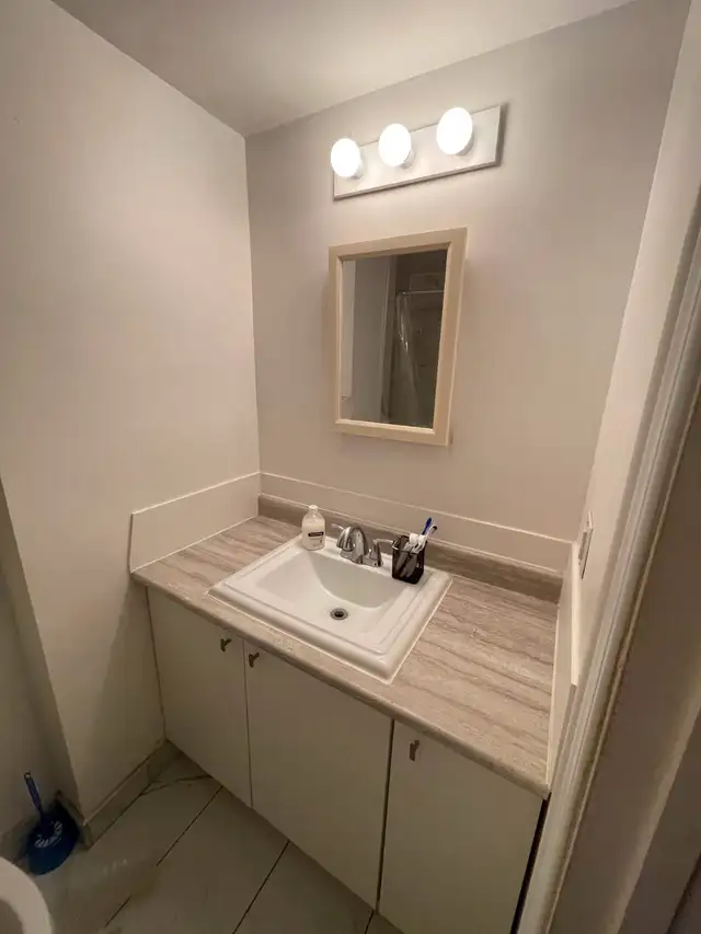 5 1/2 Appartement A Louer Sur La Rue Evelyn A Verdun in Long Term Rentals in City of Montréal - Image 4