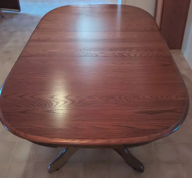 Oak Dining Table with 6 Chairs in Dining Tables & Sets in Hamilton - Image 3