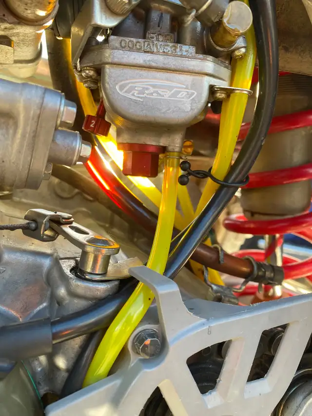 2008 Honda crf450r ORIGINAL plastics and brake pads still in Dirt Bikes & Motocross in Hamilton - Image 7