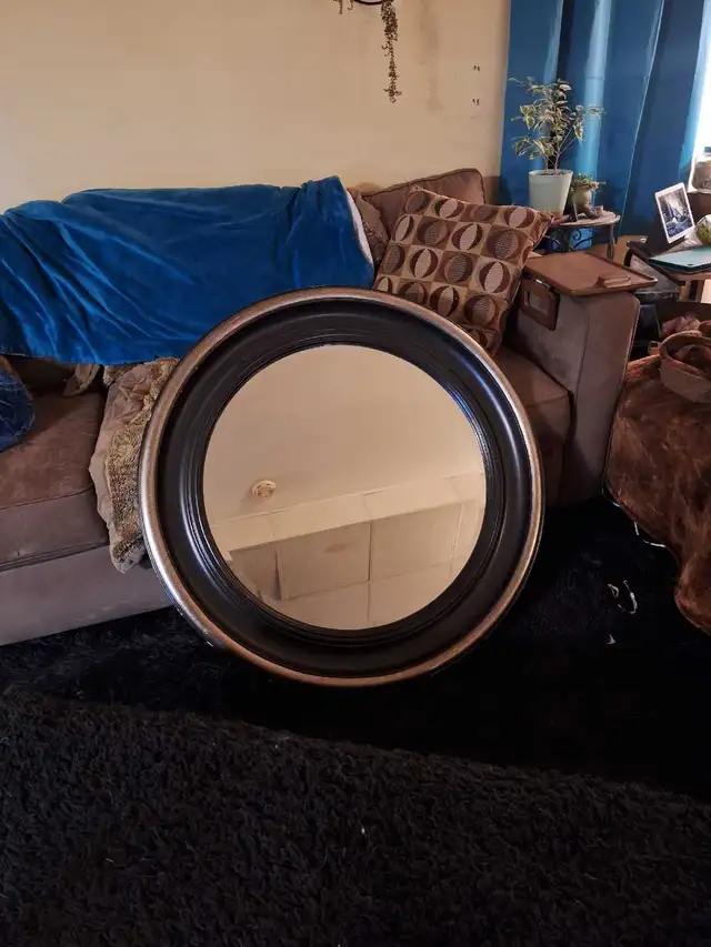 36" Wall Mirror in Home Décor & Accents in Ottawa - Image 3