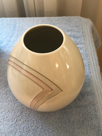 Vintage Kaiser porcelain Vase