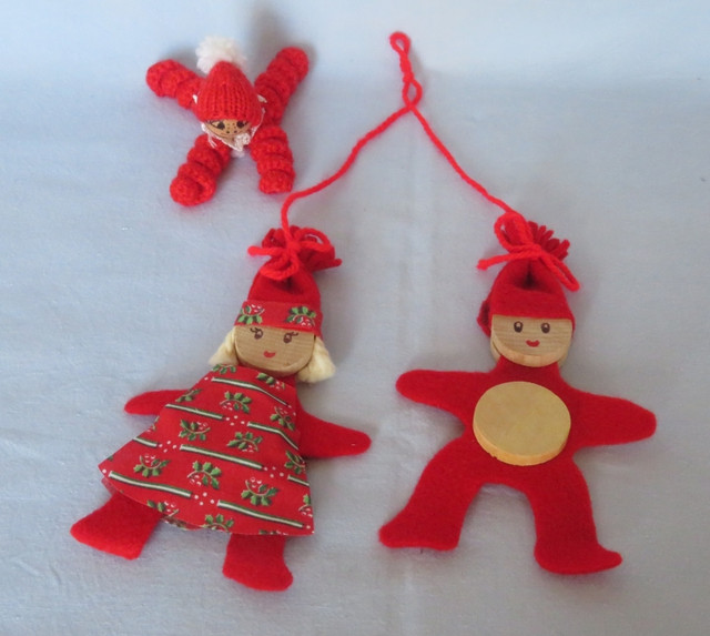 Three red handmade Christmas decoration figures dans Art et objets de collection  à Ville de Montréal