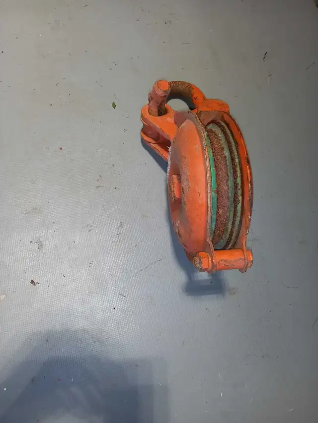 Industrial Swivel Pulley