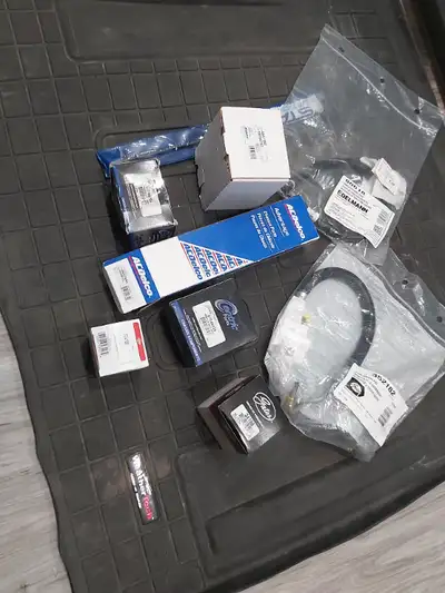 I only have the items listed below, most of parts in the pictures attched are gone: Fits a GMC yukon...